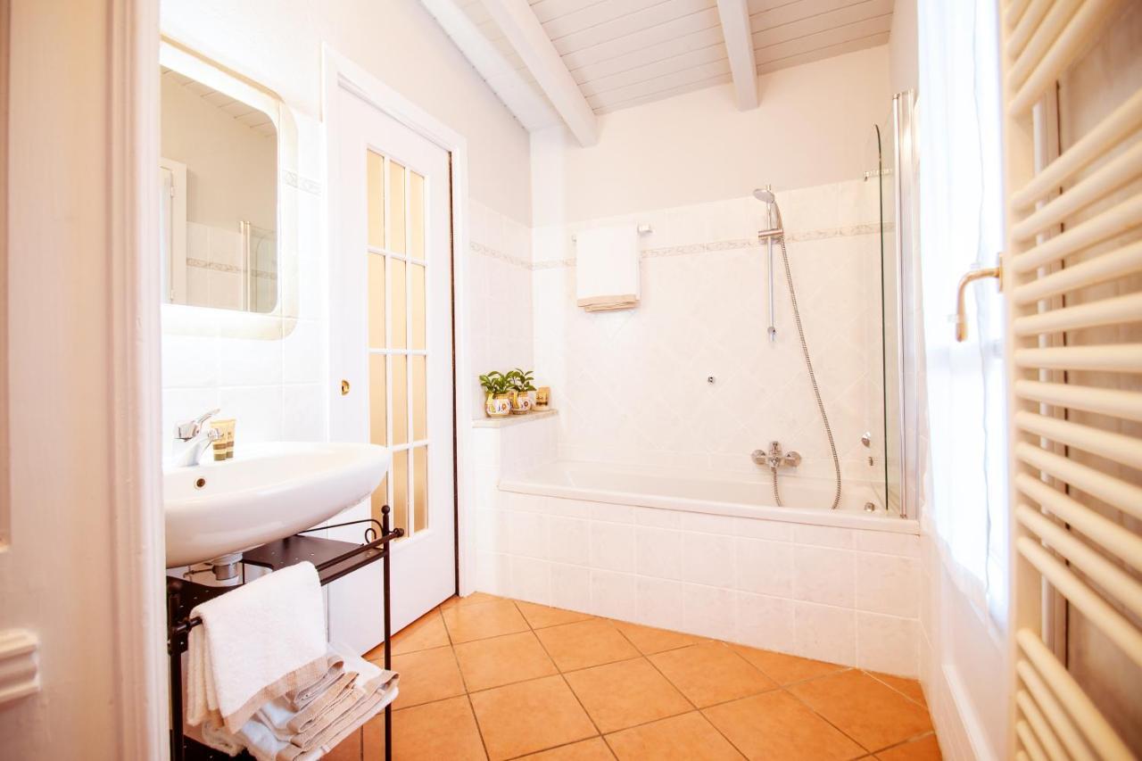 Casa Ferrero Apartment Alba  Bagian luar foto